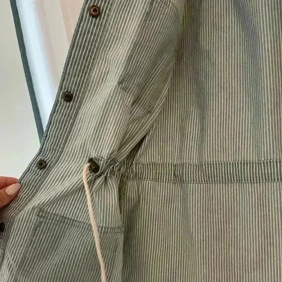 NWT Universal Thread Railroad Lightweight Jacket Size S Oversized Denim Chambray - Picture 7 of 7